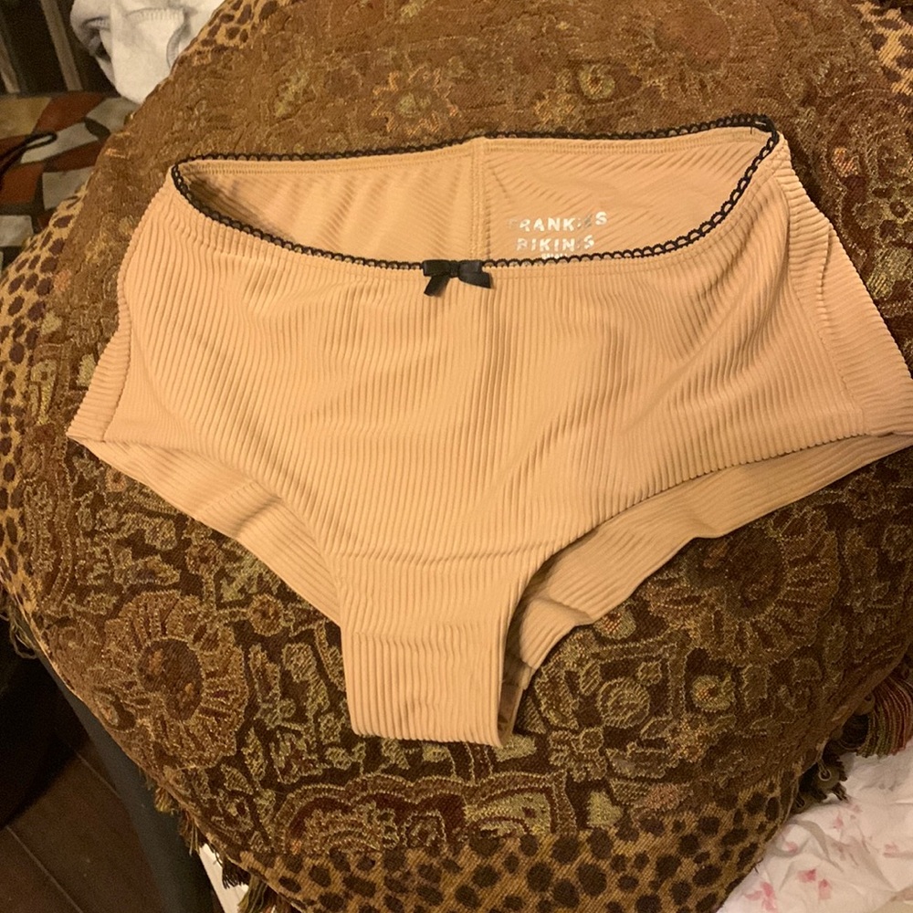 Frankie’s bikini bottoms